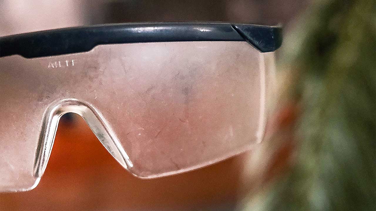 Grauer-Star-Brille im Erlebnismobil der Christoffel Blindenmission
