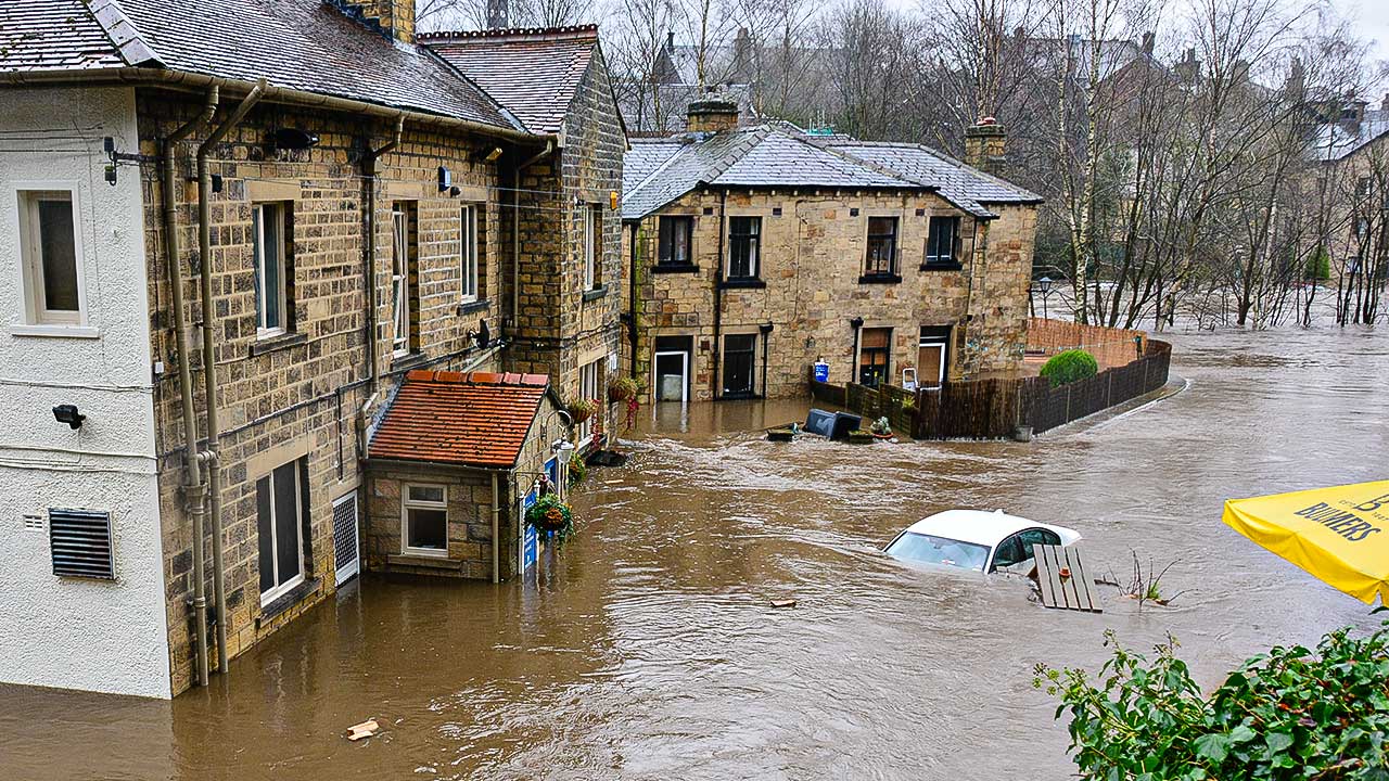 Überschwemmung in einem englischen Dorf in 2015