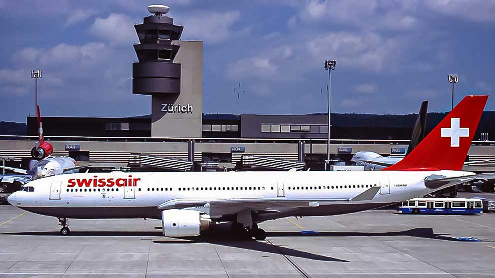 Airbus 330-223 auf dem Flughafen Zürich-Kloten 1999