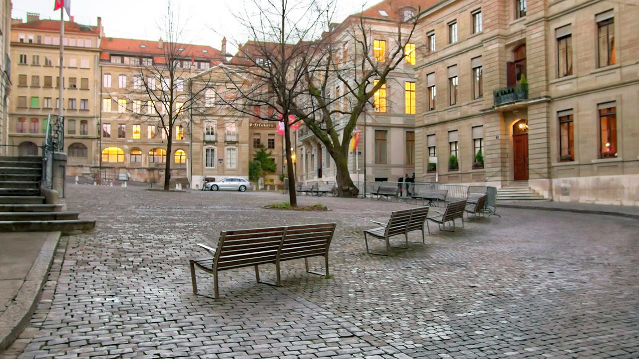 Sitzbänke in der Genfer Altstadt