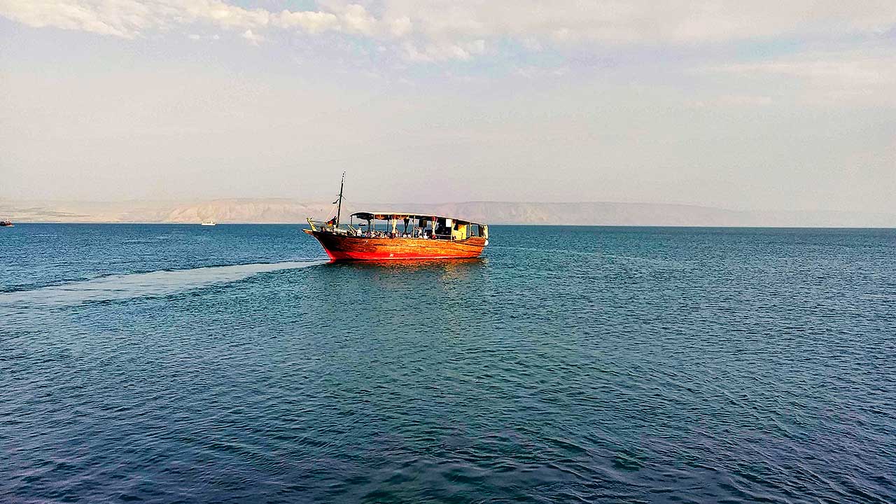 kleines Schiff auf dem See Genezareth