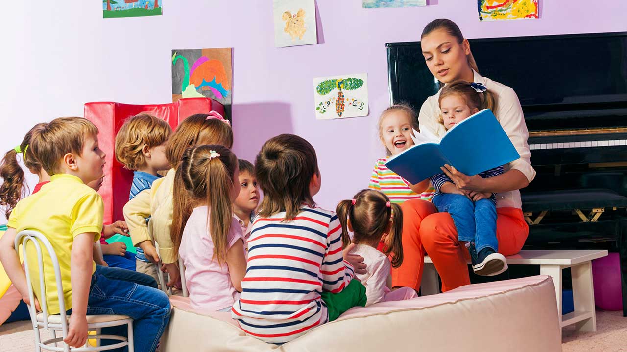 Kindergärtnerin mit Klasse | (c) 123rf