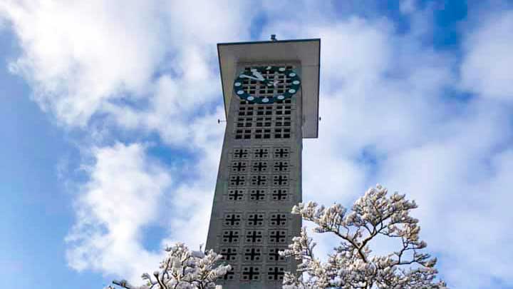 Turm der katholischen Kirche Maihof in Luzern