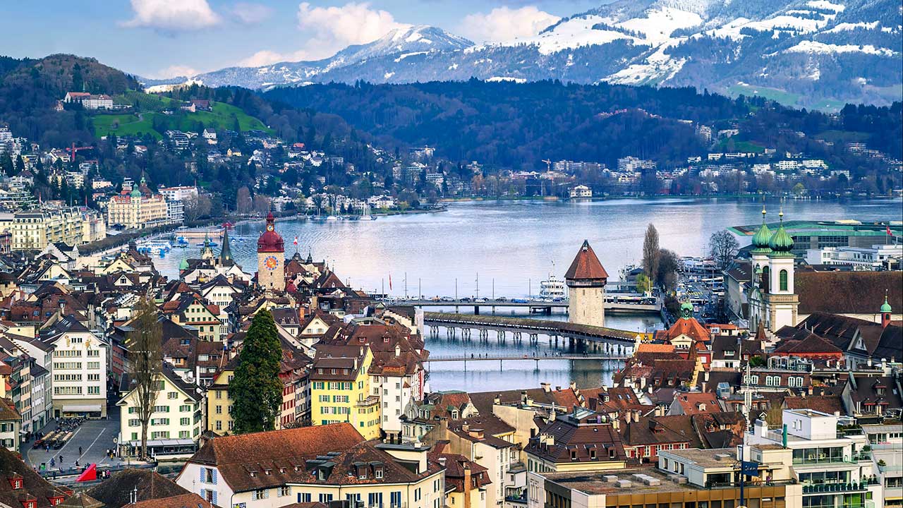 Luzern mit Vierwaldstättersee | (c) 123rf