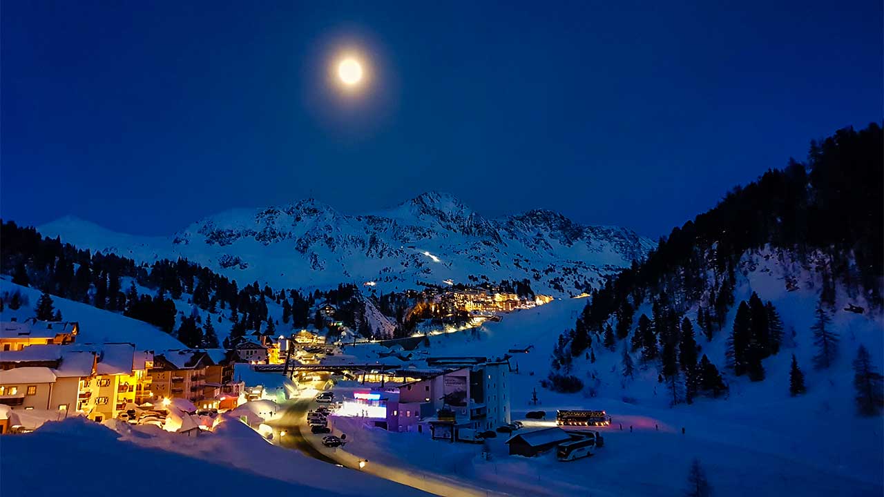 Winternacht in Obertauern, Österreich