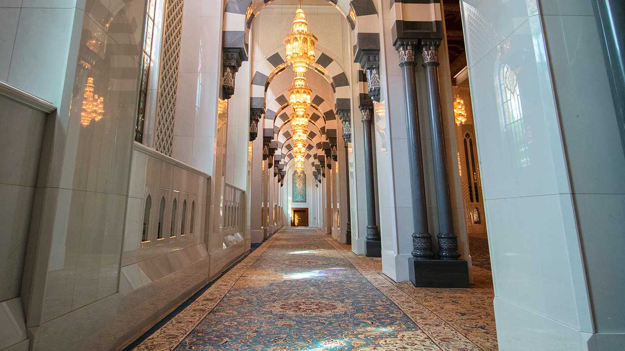 Im Innern einer Moschee in Maskat, Oman