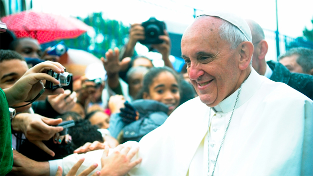 Papst Franziskus besucht in Brasilien eine Favela