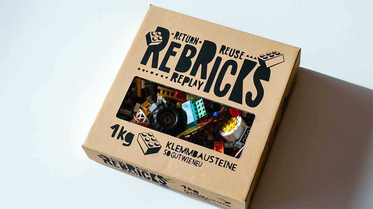 Rebricks-Schachtel mit Lego-Bausteinen
