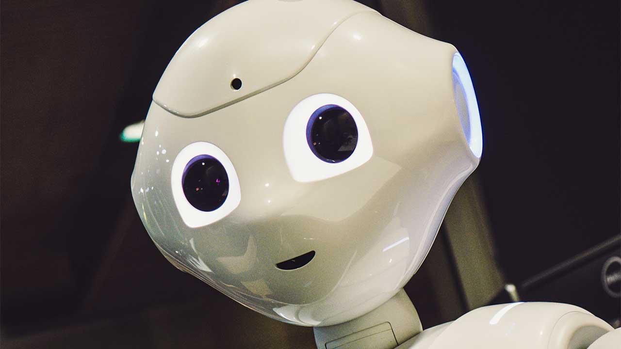 Kopf eines Roboters mit einem niedlichen Gesicht