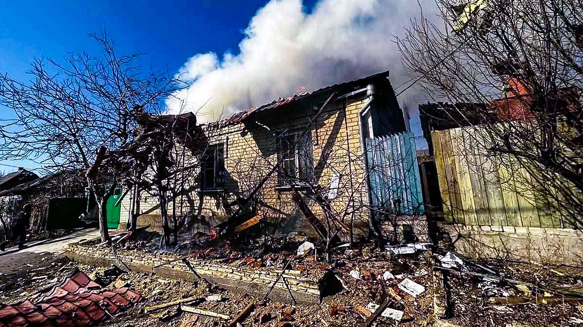 zerstörtes Haus in der Ukraine