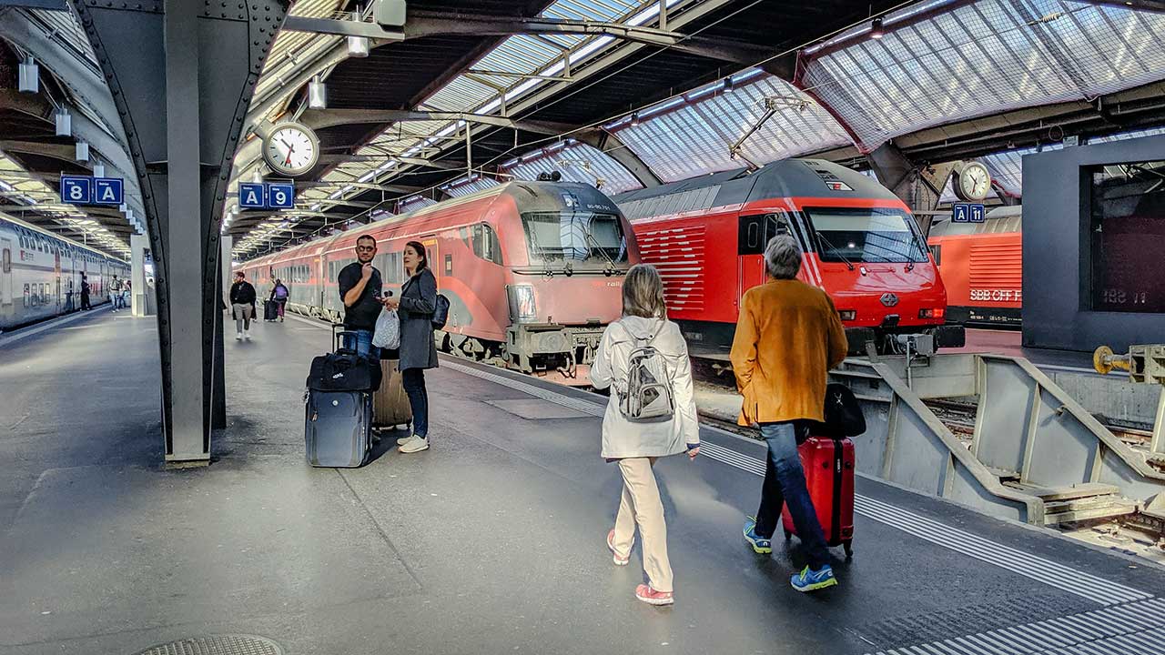 Bahnsteige im Hauptbahnhof Zürich