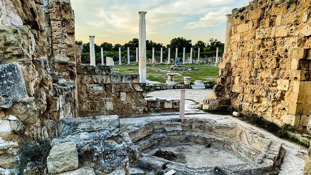 Ruinen in Agios Sergios, Zypern