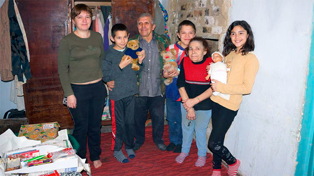 Familie in Moldawien freut sich