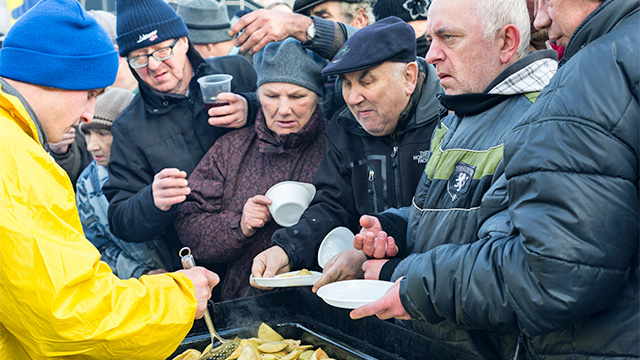 Essensausgabe für Arme und Obdachlose